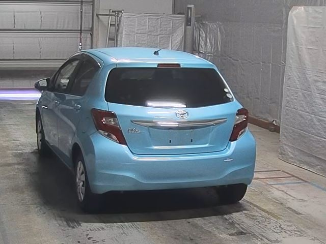TOYOTA VITZ 2016