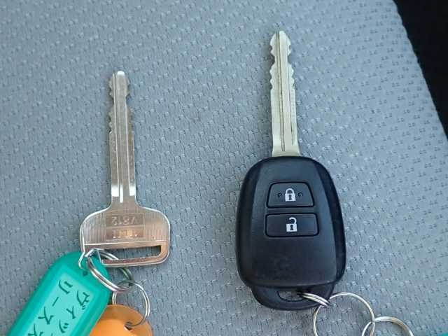 TOYOTA VITZ 2014