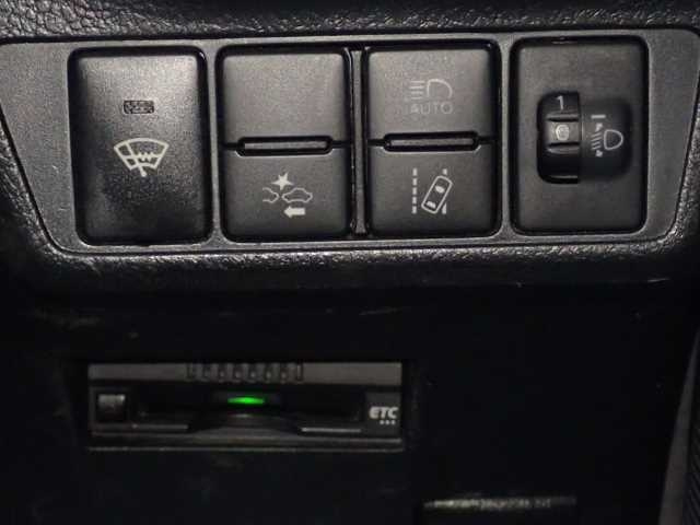 TOYOTA COROLLA FIELDER 2018