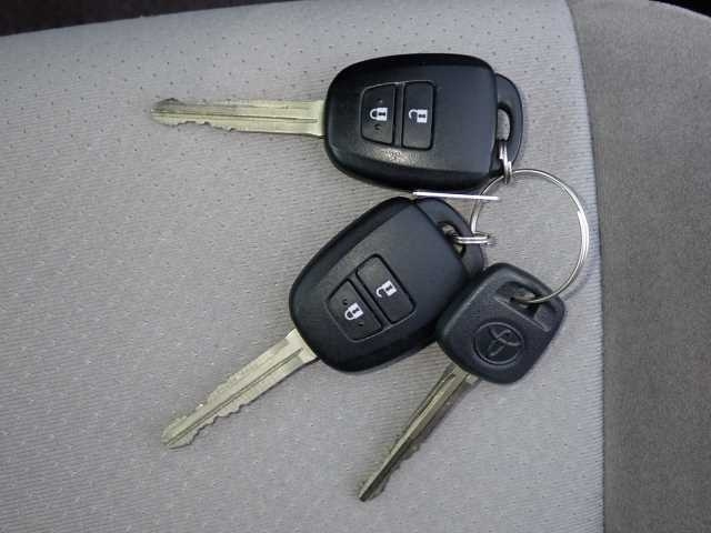 TOYOTA COROLLA AXIO 2016