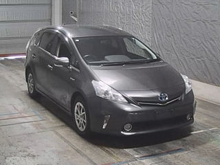 TOYOTA PRIUS ALPHA 2014