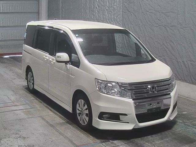 HONDA STEP WAGON 2010