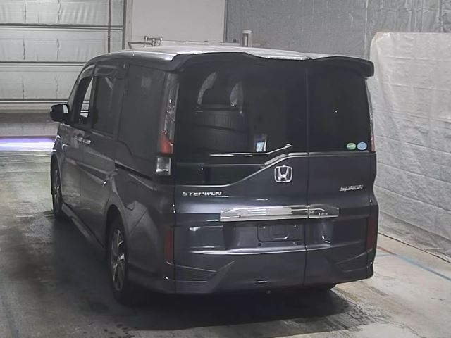 HONDA STEP WAGON 2016