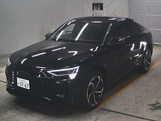 AUDI Q8 2024