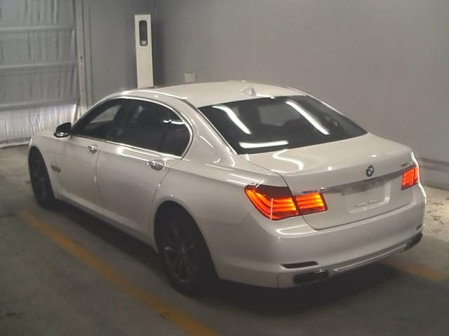 BMW 7 SERIES 2011