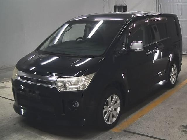 MITSUBISHI DELICA D5 2010