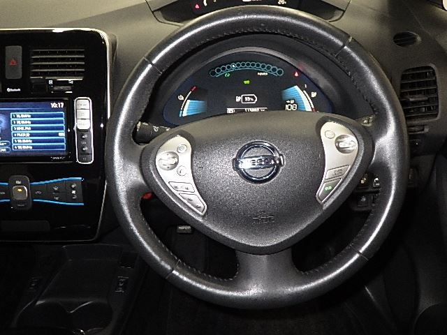 NISSAN LEAF 2015