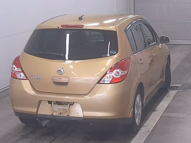 NISSAN TIIDA 2012