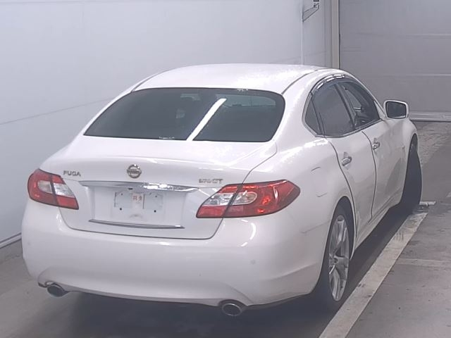 NISSAN FUGA 2010