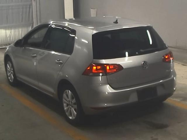 VOLKSWAGEN GOLF 2016