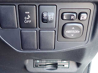 TOYOTA PRIUS 2014
