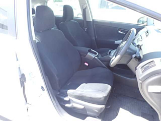 TOYOTA PRIUS 2012