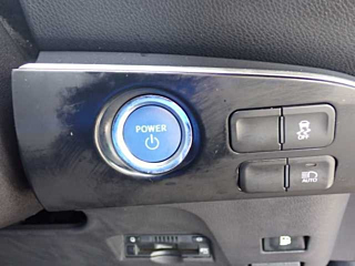 TOYOTA PRIUS 2017