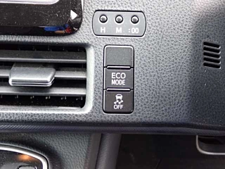 TOYOTA NOAH 2016