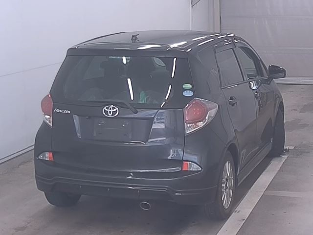 TOYOTA RACTIS 2014