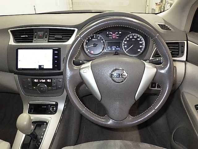 NISSAN SYLPHY 2012