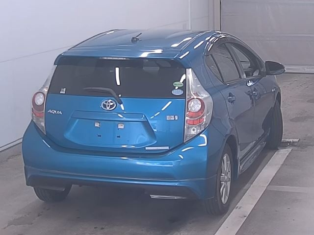 TOYOTA AQUA 2012