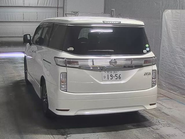 NISSAN ELGRAND 2015
