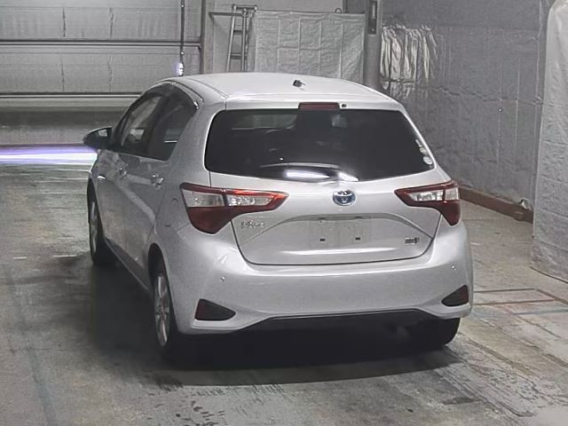 TOYOTA VITZ 2018