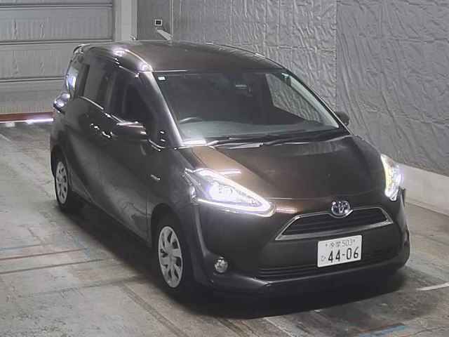 TOYOTA SIENTA 2015