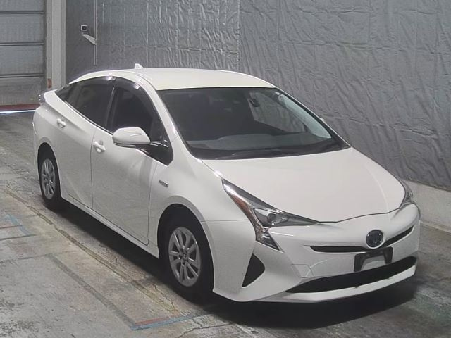 TOYOTA PRIUS 2018