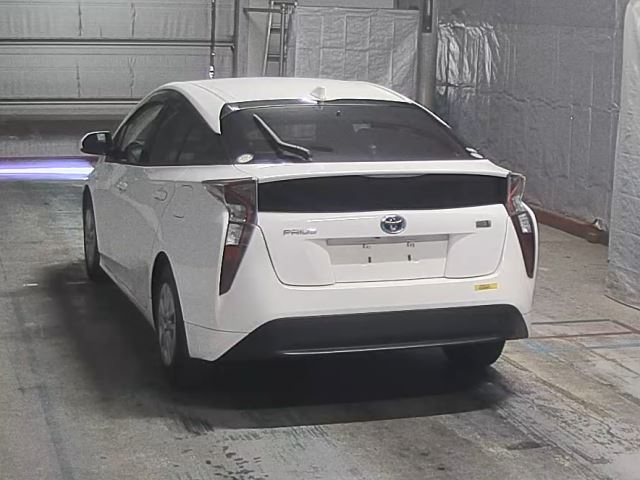 TOYOTA PRIUS 2018