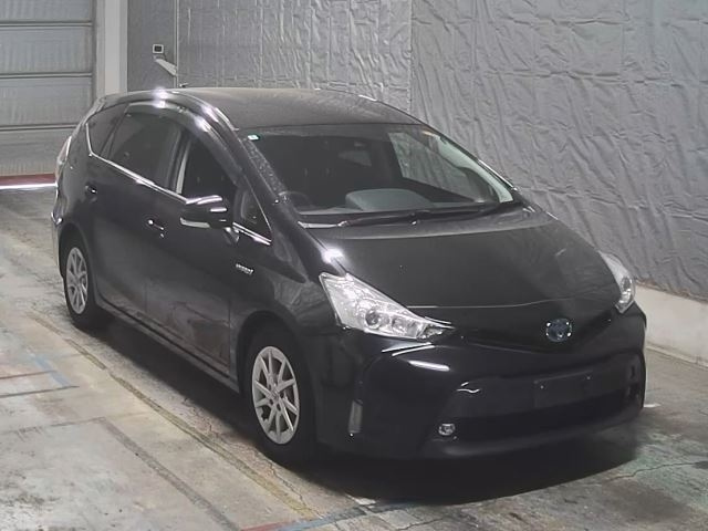 TOYOTA PRIUS ALPHA 2020