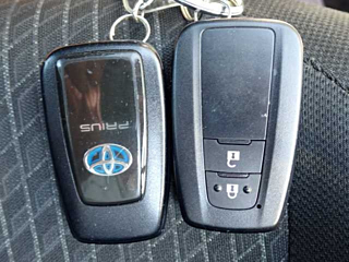 TOYOTA PRIUS 2016