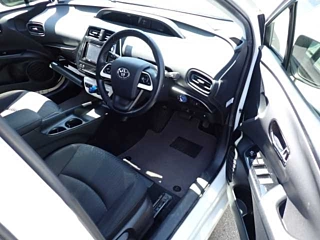 TOYOTA PRIUS 2017