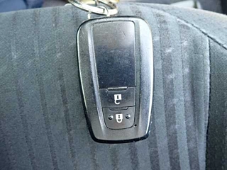 TOYOTA PRIUS 2017