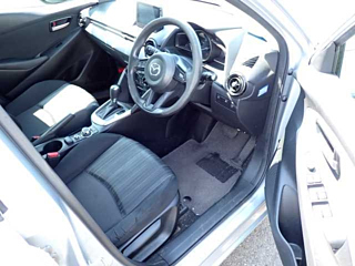MAZDA DEMIO 2017