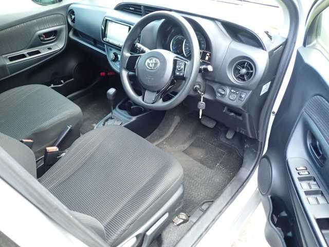 TOYOTA VITZ 2018