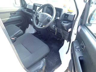 DAIHATSU HIJET VAN 2019
