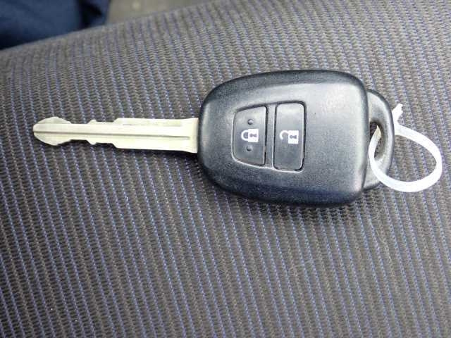 TOYOTA COROLLA FIELDER 2015