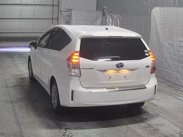TOYOTA PRIUS ALPHA 2020