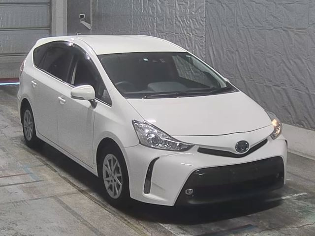 TOYOTA PRIUS ALPHA 2020
