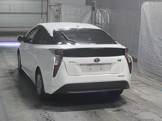 TOYOTA PRIUS 2018