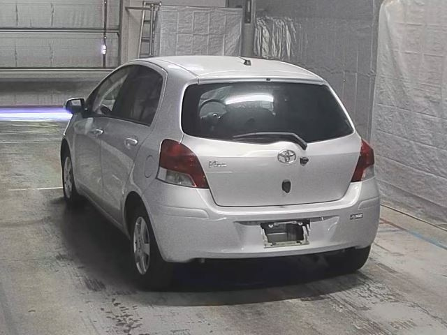TOYOTA VITZ 2010