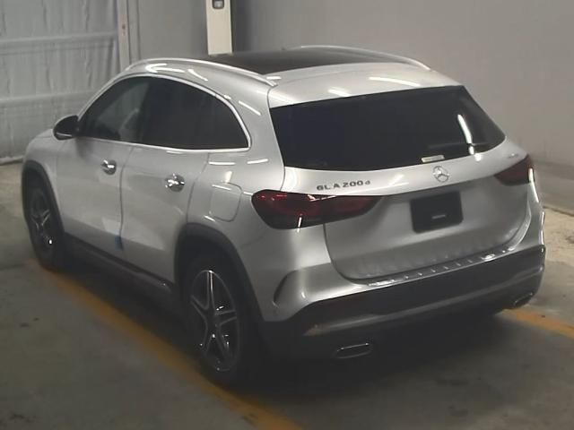 MERCEDES BENZ GLA CLASS 2020