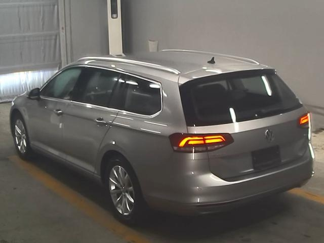 VOLKSWAGEN PASSAT VARIANT 2015