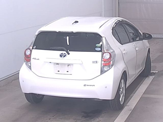 TOYOTA AQUA 2013