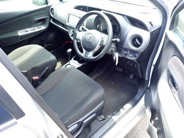TOYOTA VITZ 2014