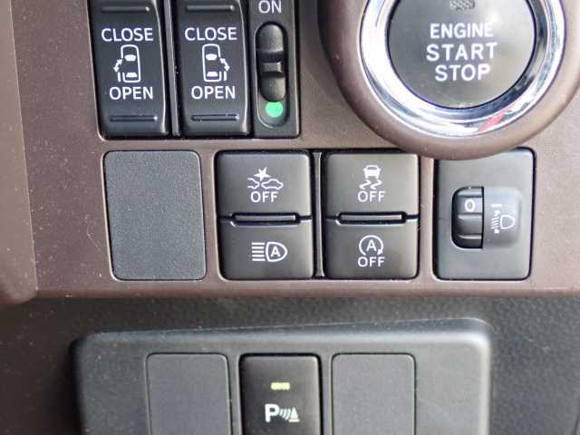 TOYOTA ROOMY 2020