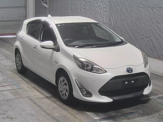 TOYOTA AQUA 2018
