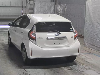 TOYOTA AQUA 2018