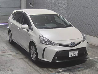 TOYOTA PRIUS ALPHA 2016