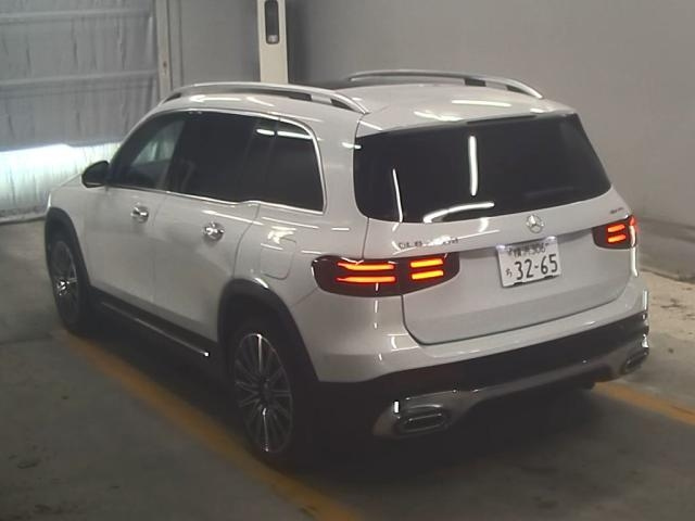MERCEDES BENZ GLB 2023