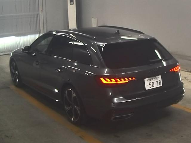 AUDI A4 2023