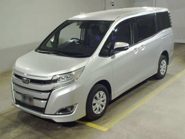 TOYOTA NOAH 2020