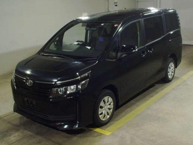 TOYOTA VOXY 2015